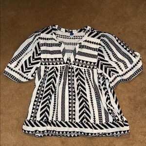 Old Navy Black and White Patterned Blouse